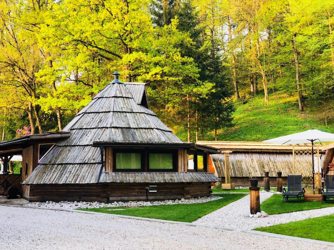 Glamping Pibernik - Pr' Hostar Hotel Bled Buitenkant foto